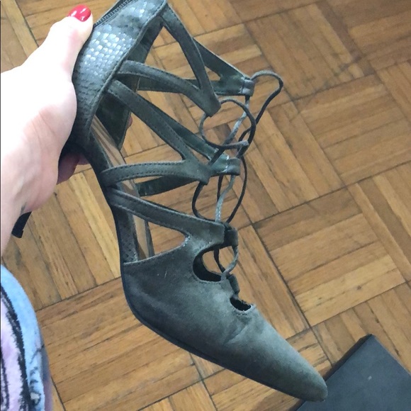 Strappy olive green heels - Picture 3 of 3